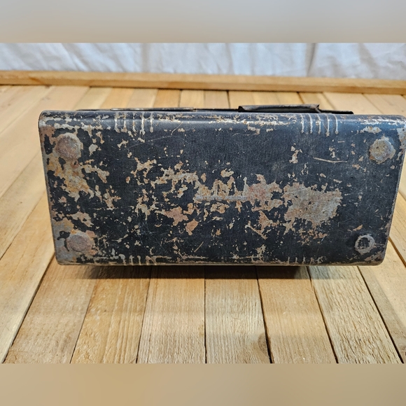 DOME TOP LUNCH BOX - CIRCA 1940 - PATENTS PENDING - THERMOS CLIP - NICE PATINA - Picture 8 of 15